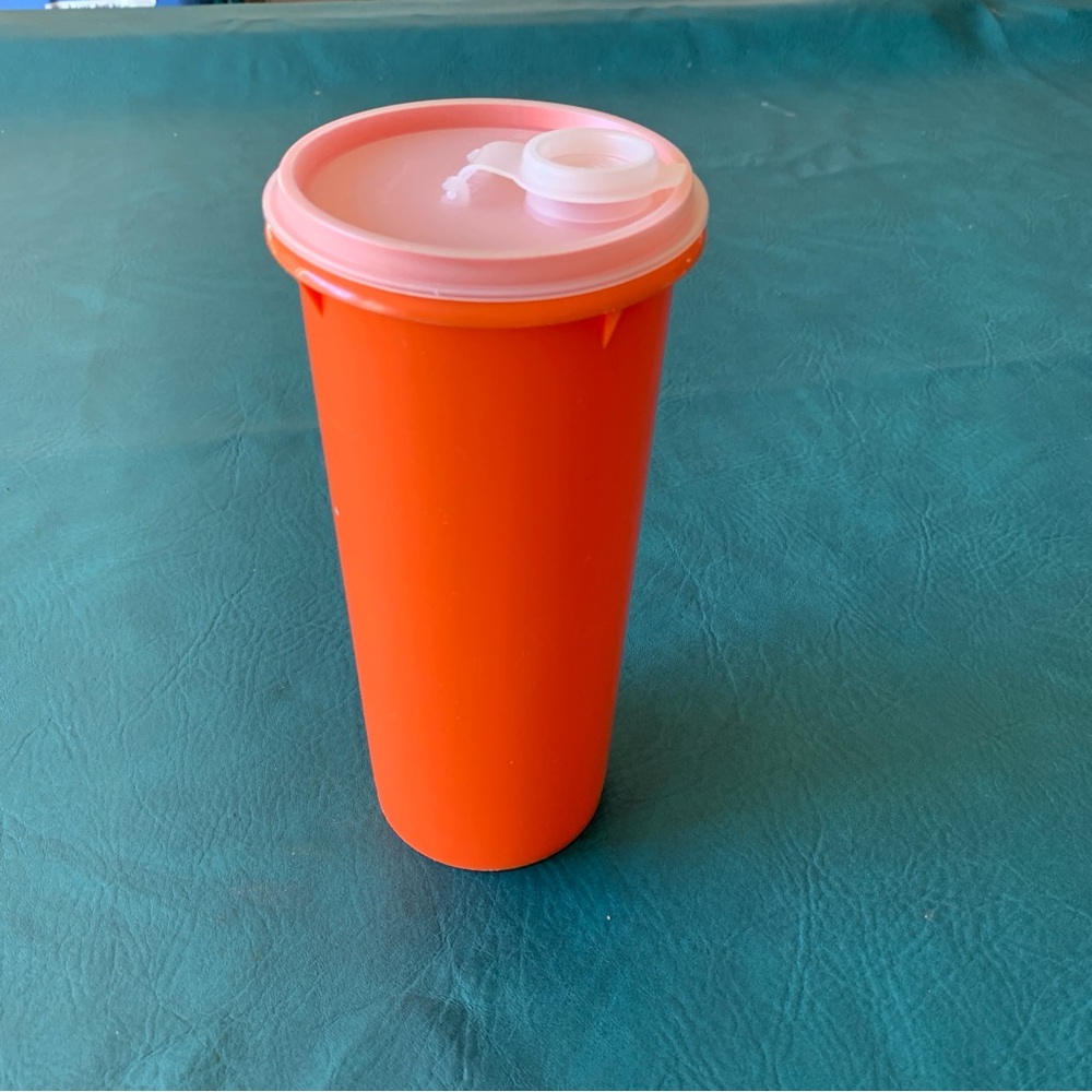 Vintage tupperware orange  handolier slim beverage container, flip top lid #262